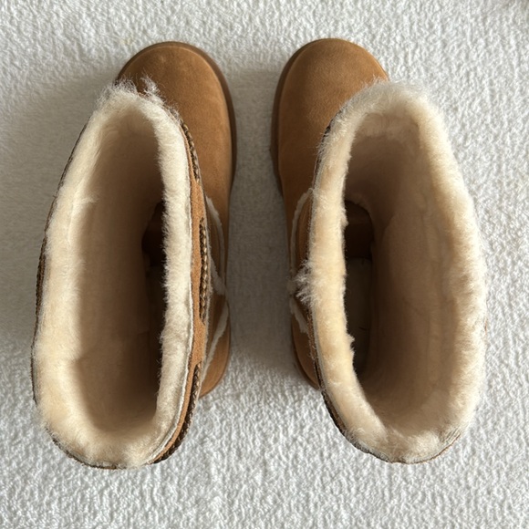 UGG Women’s Classic Short Shearling Braid Boots - Picture 11 of 16